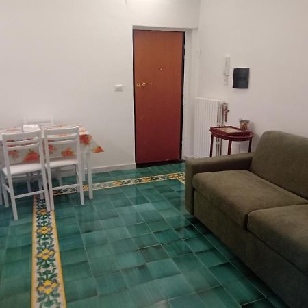 Let It B&B Apartment Салерно Екстериор снимка