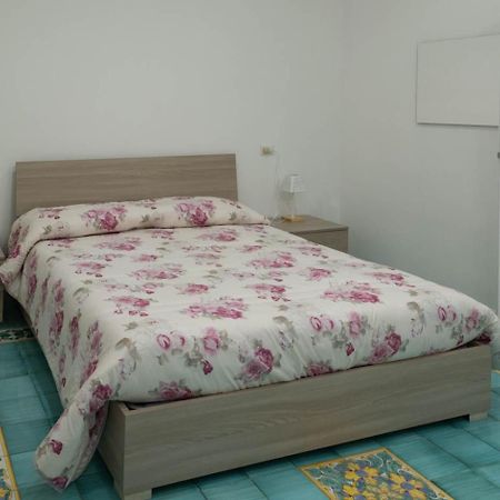 Let It B&B Apartment Салерно Екстериор снимка