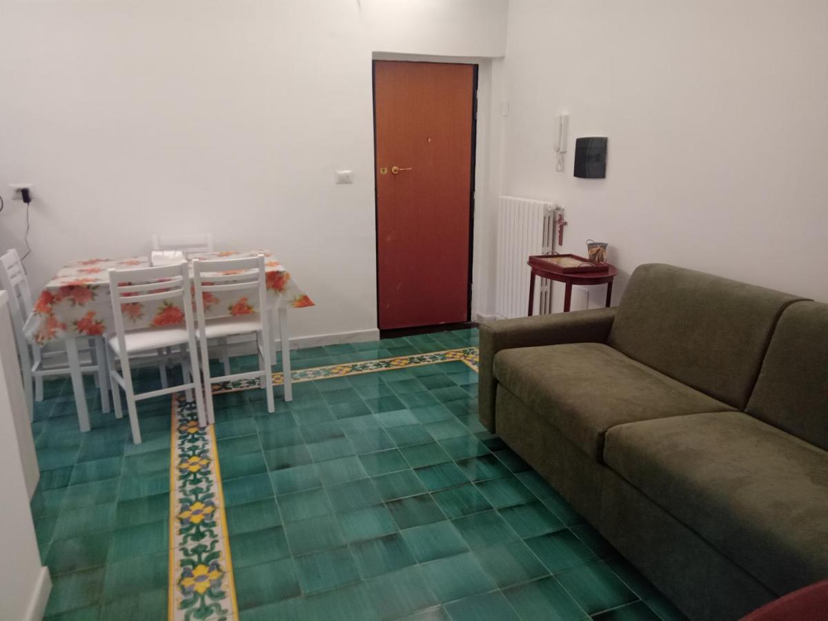 Let It B&B Apartment Салерно Екстериор снимка