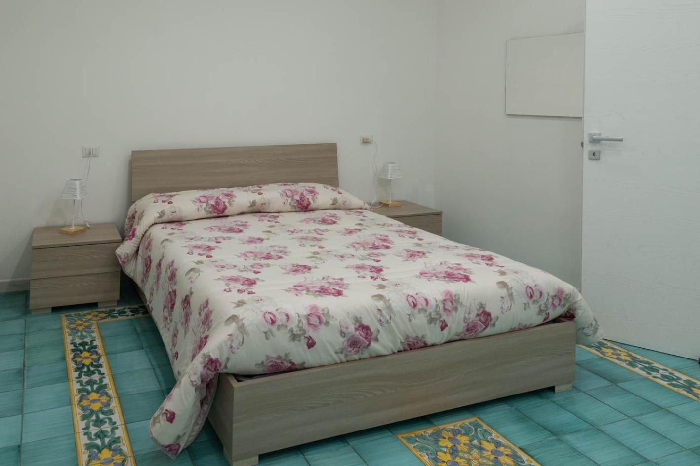 Let It B&B Apartment Салерно Екстериор снимка