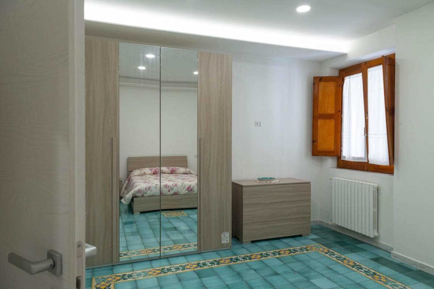 Let It B&B Apartment Салерно Екстериор снимка