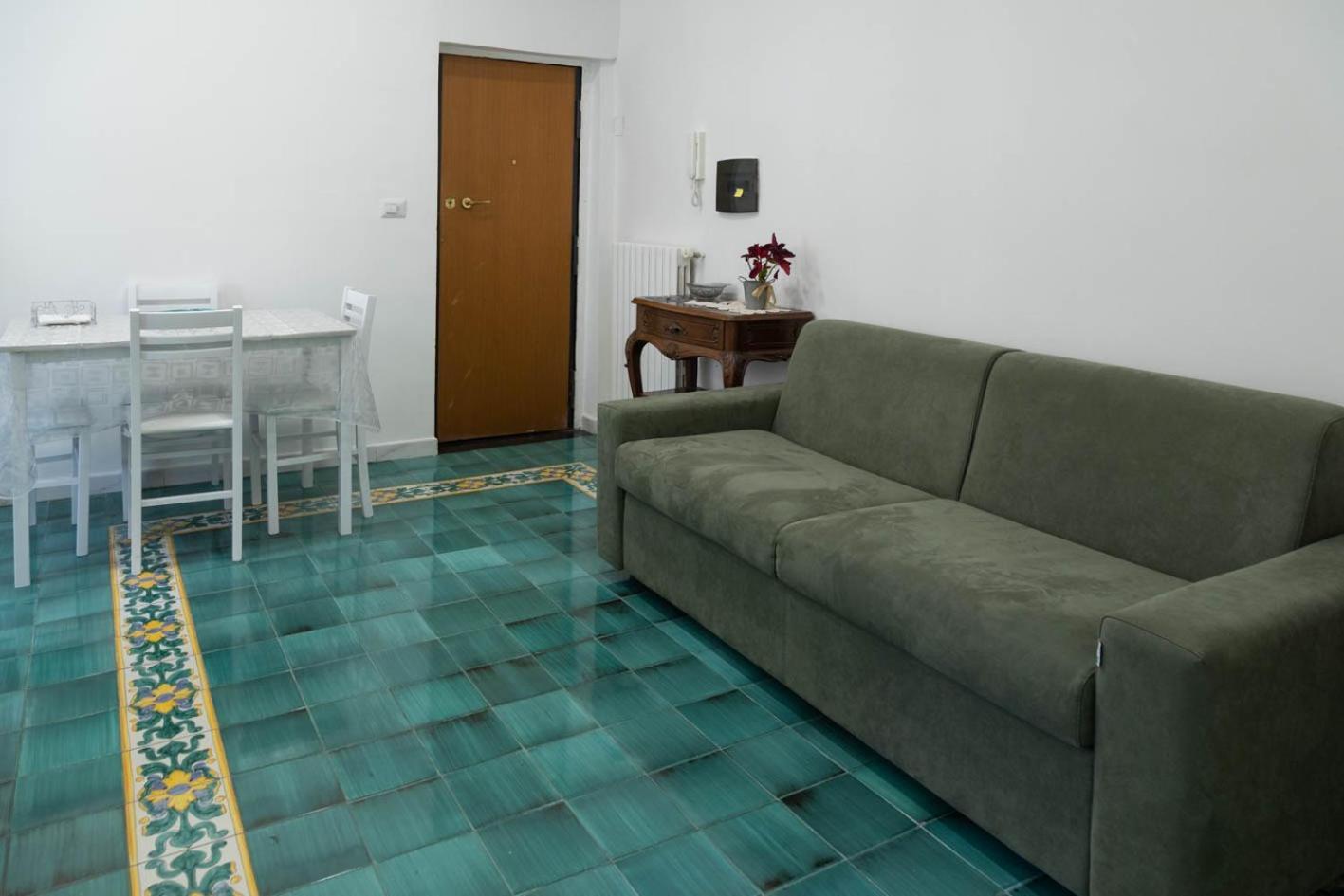 Let It B&B Apartment Салерно Екстериор снимка